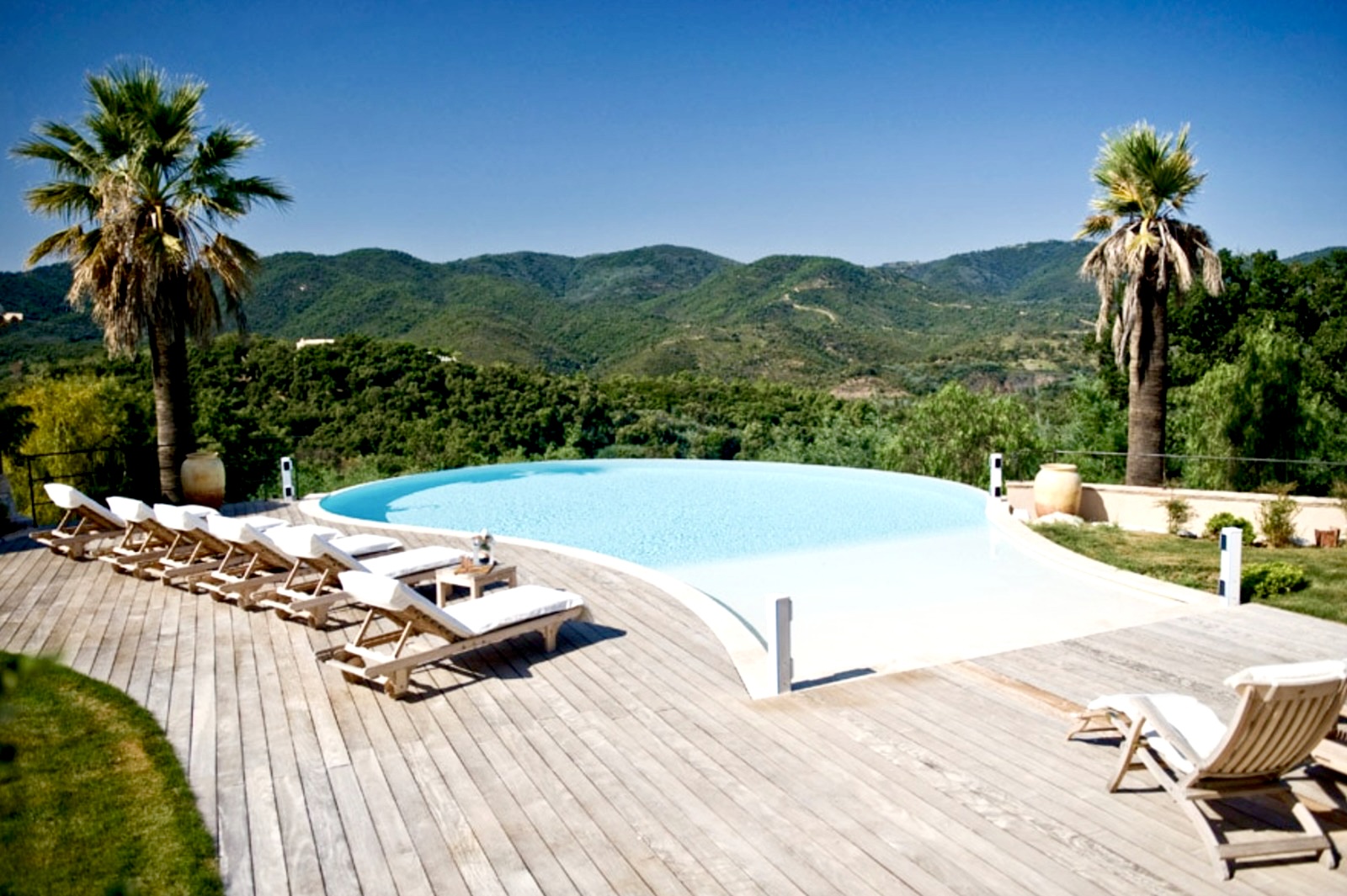 terrasse à privatiser d'une villa à Cannes avec une piscine 