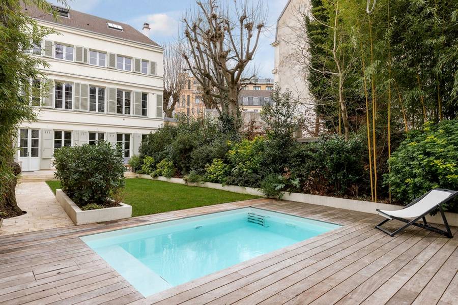 Une piscine cachée dans Paris