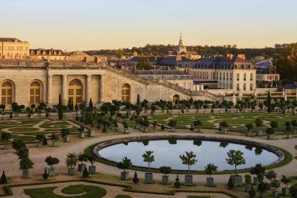 SPLENDIDE CHÂTEAU – VERSAILLES – ARTUS