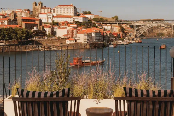 HÔTEL MODERNE – PORTUGAL – CHRISTOPHER