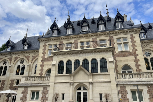 COWORKING DANS UN CHÂTEAU – LEVALLOIS – ÉOLANE