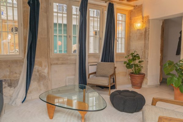 APPARTEMENT HISTORIQUE – ILE DE SAINT LOUIS – MIA