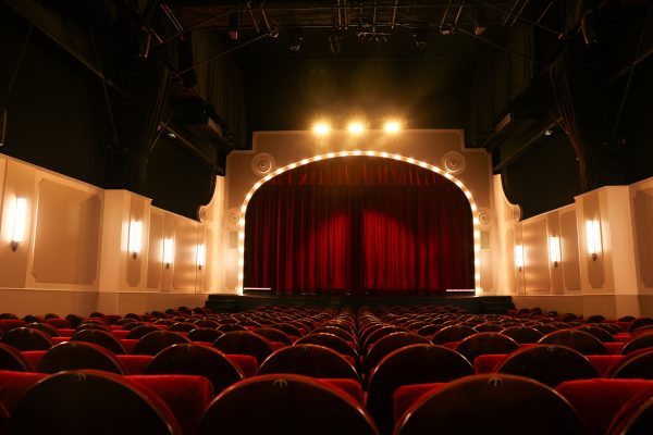 THEATRE EVENEMENTIEL AU COEUR DE PARIS – PARIS X – MARLOW