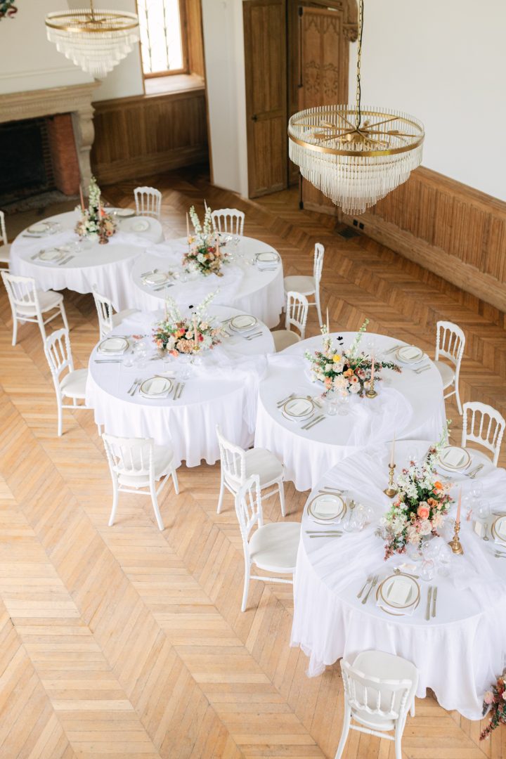salon pour un dîner assis pour votre mariage
