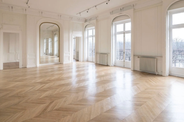UN APPARTEMENT HAUSSMANNIEN AU COEUR DE PARIS – PARIS I – LIVORIA